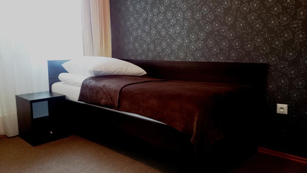 Park Na Wojskiego Bed & Breakfast Марки Стая снимка