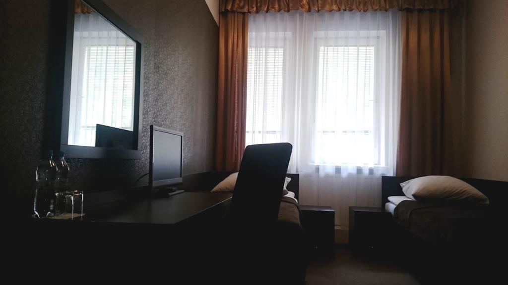 Park Na Wojskiego Bed & Breakfast Марки Стая снимка