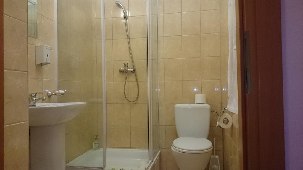 Park Na Wojskiego Bed & Breakfast Марки Стая снимка