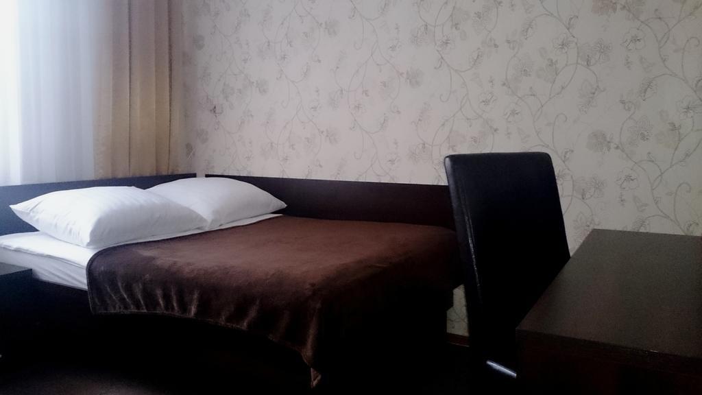 Park Na Wojskiego Bed & Breakfast Марки Стая снимка